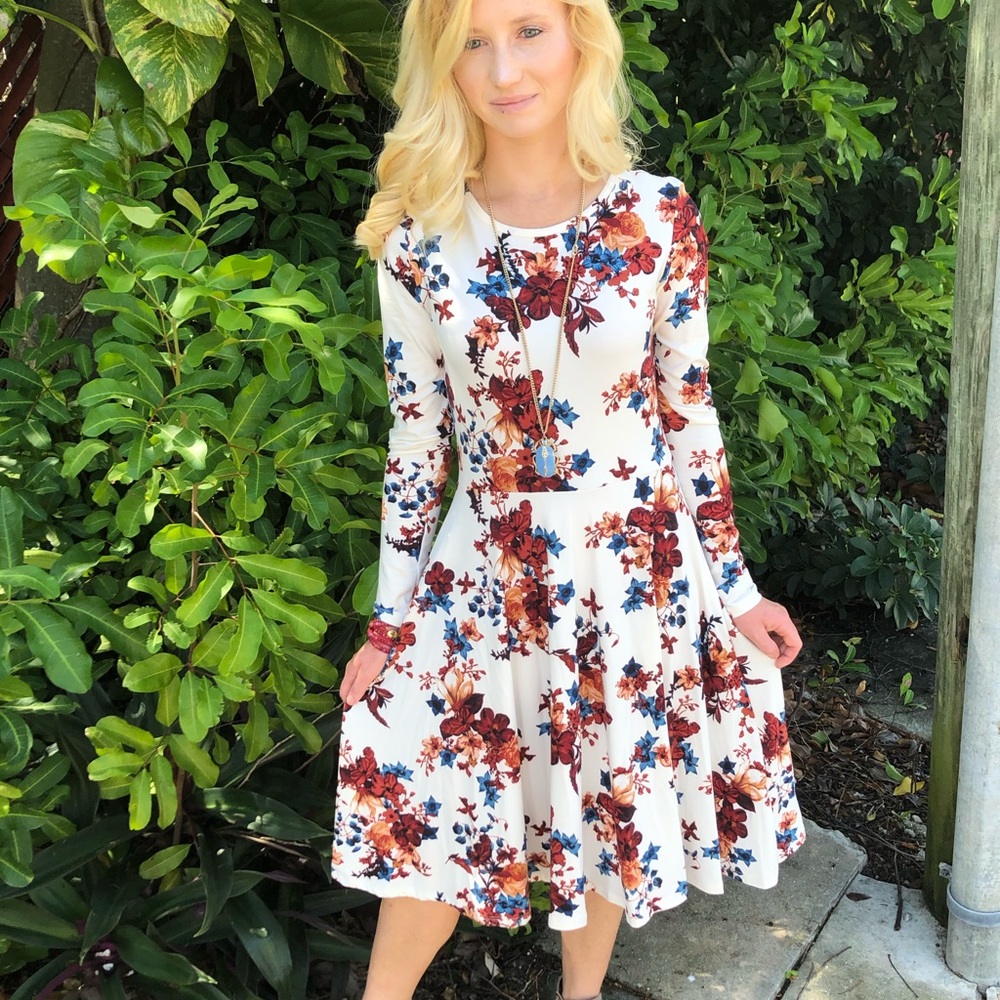 Reborn J Ivory Floral Dress - Picture 6 of 7